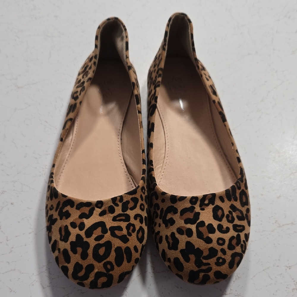Glamorous Size 11 Leopard Print  Women's Flats - Picture 1 of 4